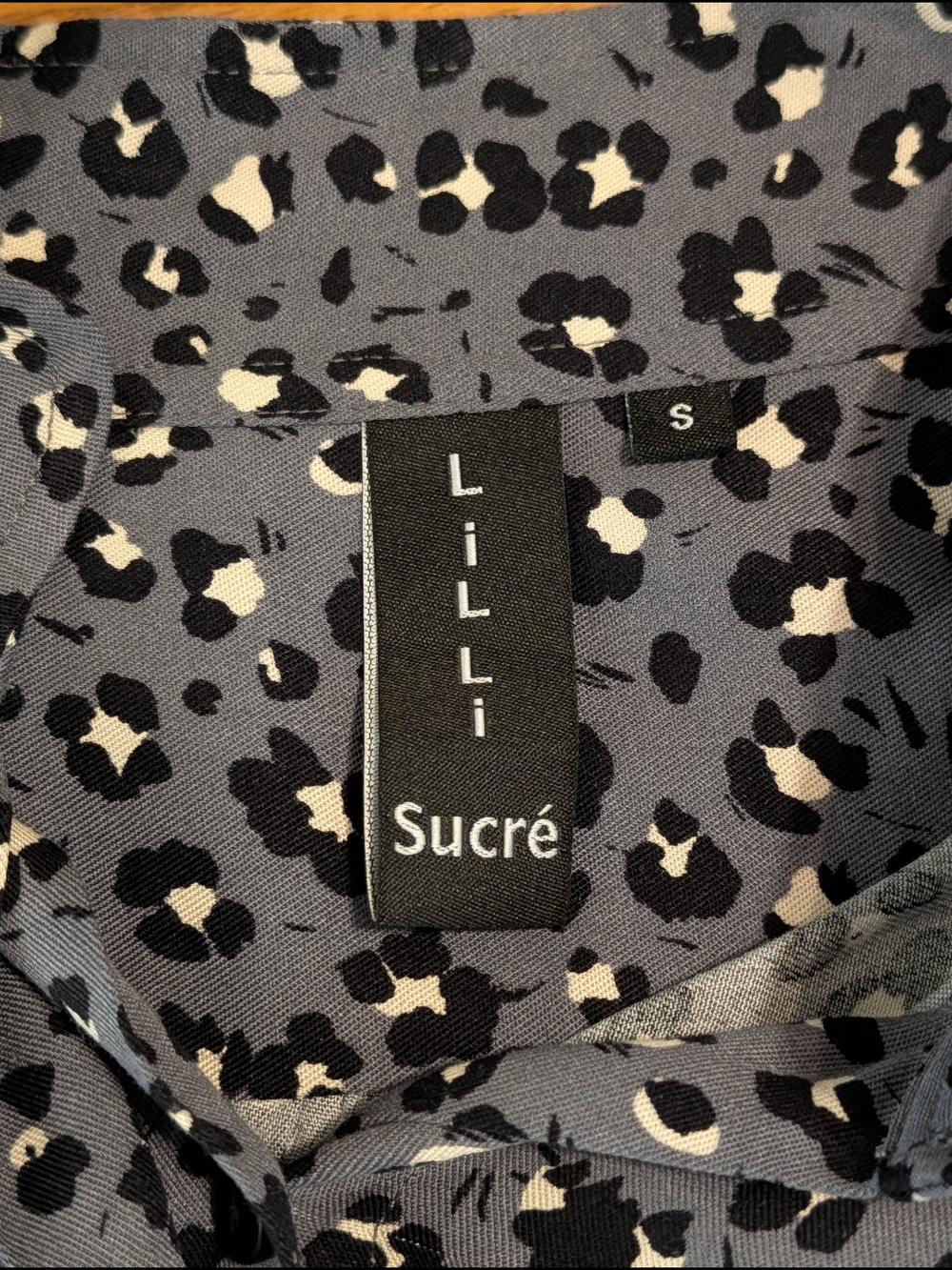 Lilli Sucre Slate Blue-Gray Leopard Animal Print Button Down Shirt - Picture 11 of 14